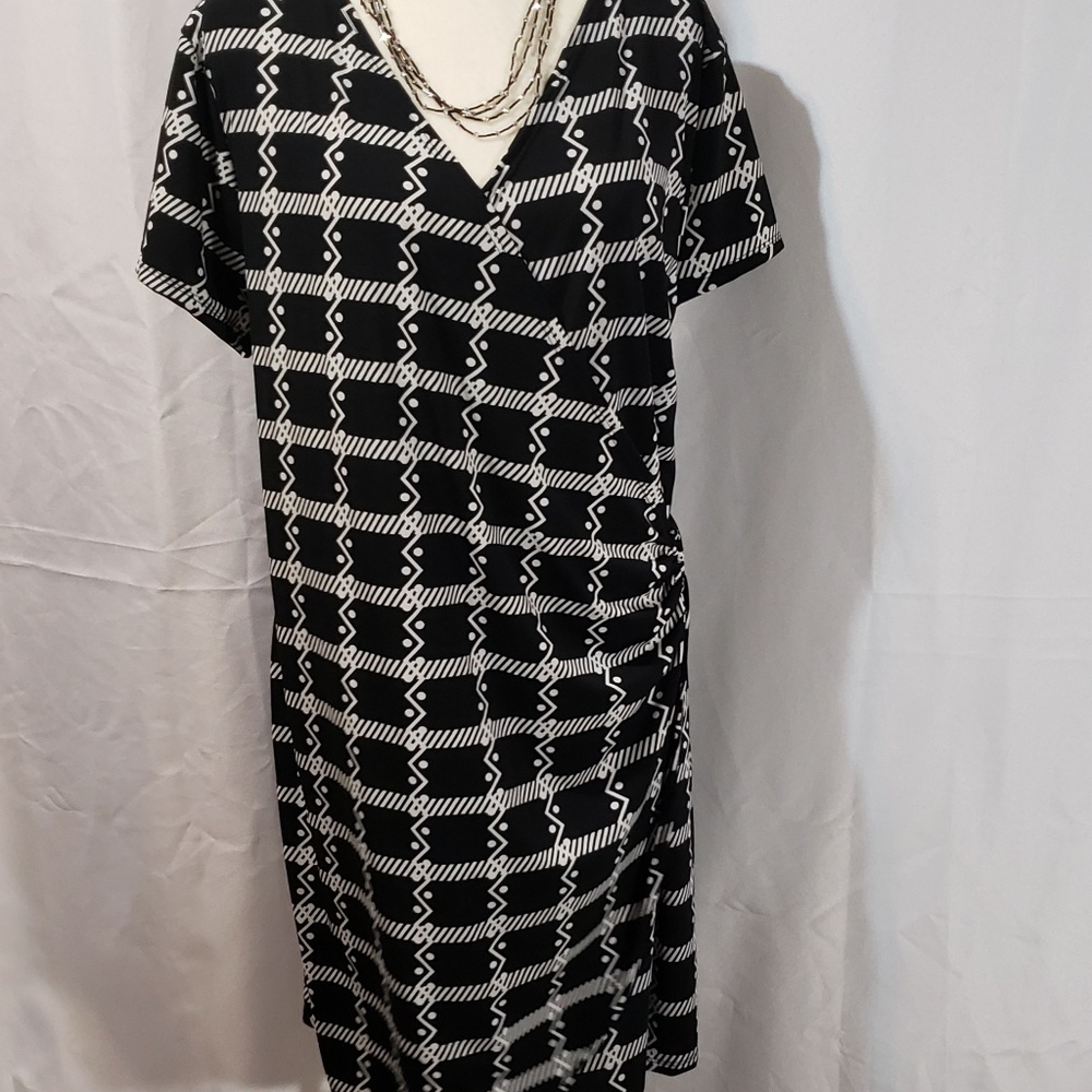 Dress - Picture 2 of 5